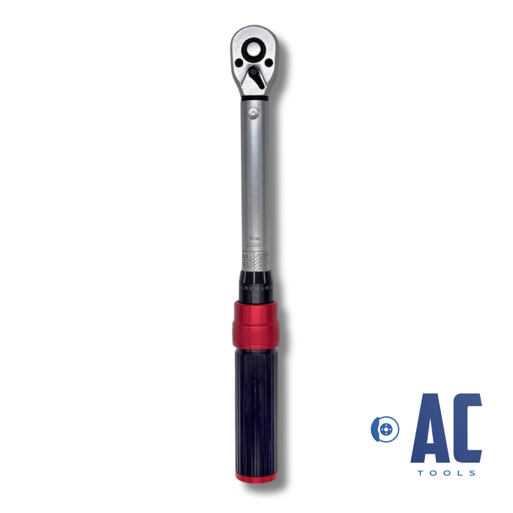 Llave dinamometrica 5-25 nM con carraca de 1/4 NUEVA, con estuche y certificado.