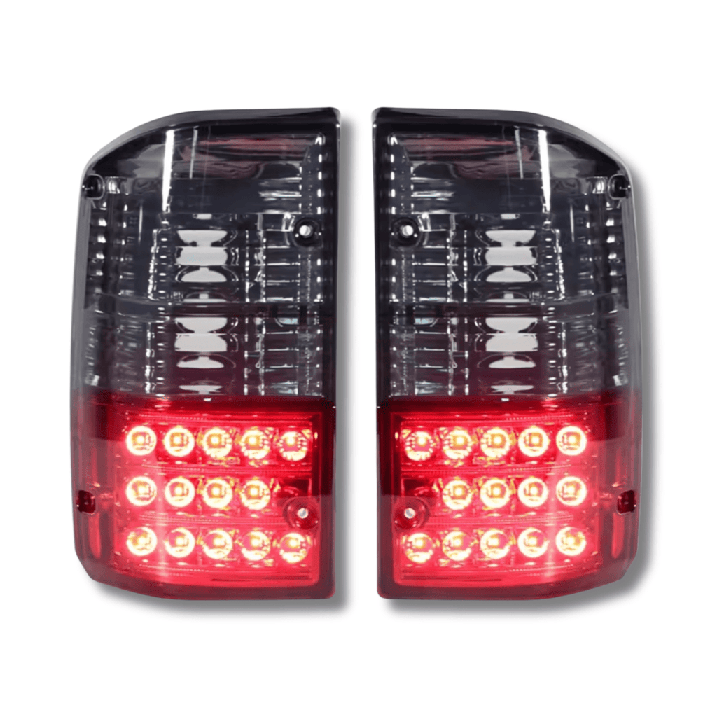 Pilotos LED Multifunción para Nissan Patrol Y60 - 2