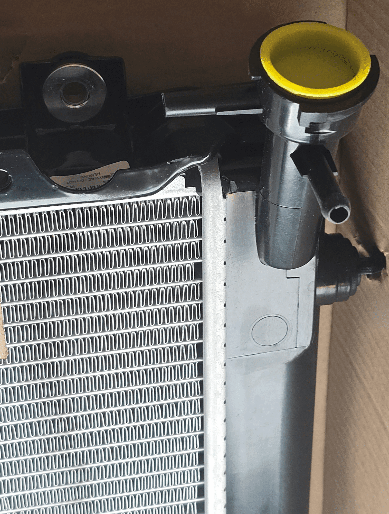 Radiador para Nissan Patrol K260 motores RD28T + RD28 - 3